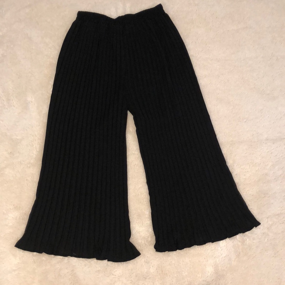 NWT LIYS BLACK PALAZZO DRESSY PLEATED CAPRI LENGTH